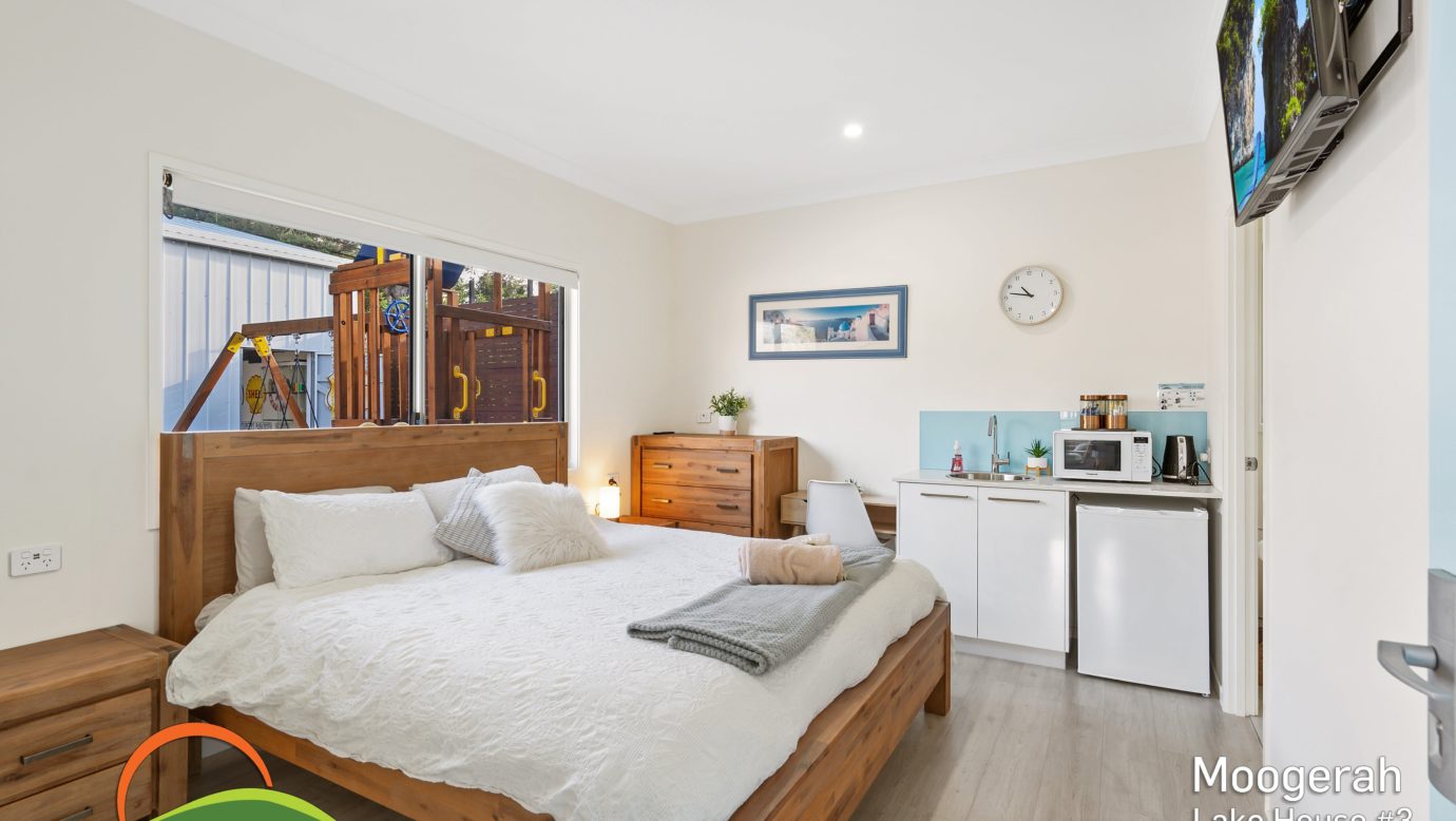 Lake House 3 - Studio Room