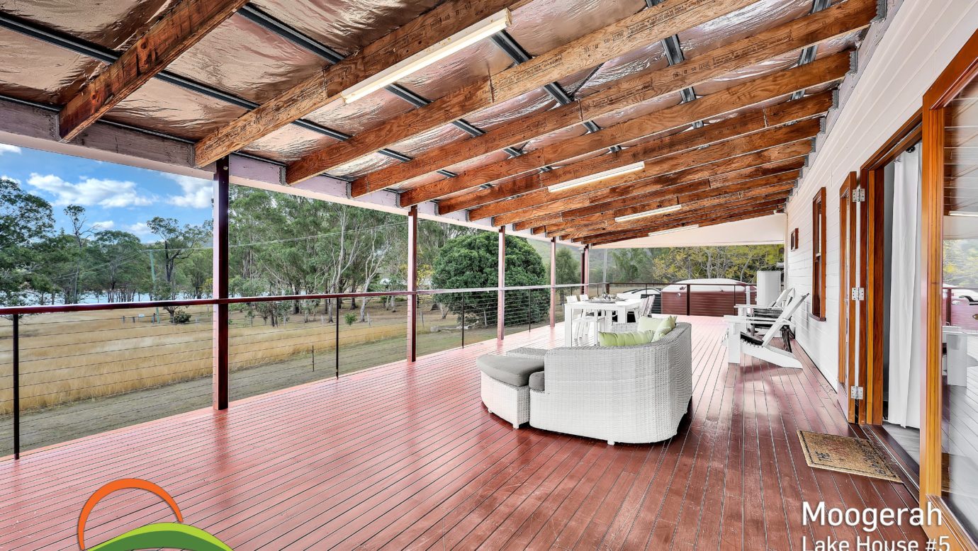 Lake House 6 - Deck and Dining