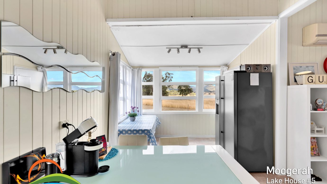 Lake House 6 - Dining Area