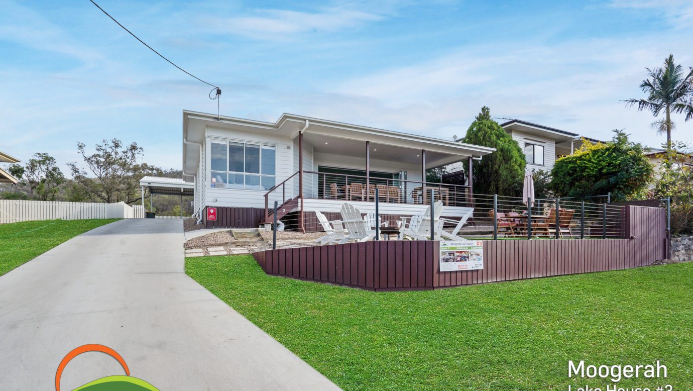 Lake House 3 - Front of House