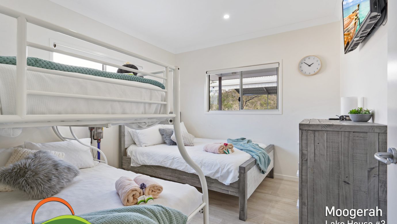 Lake House 3 - Kids Bedroom