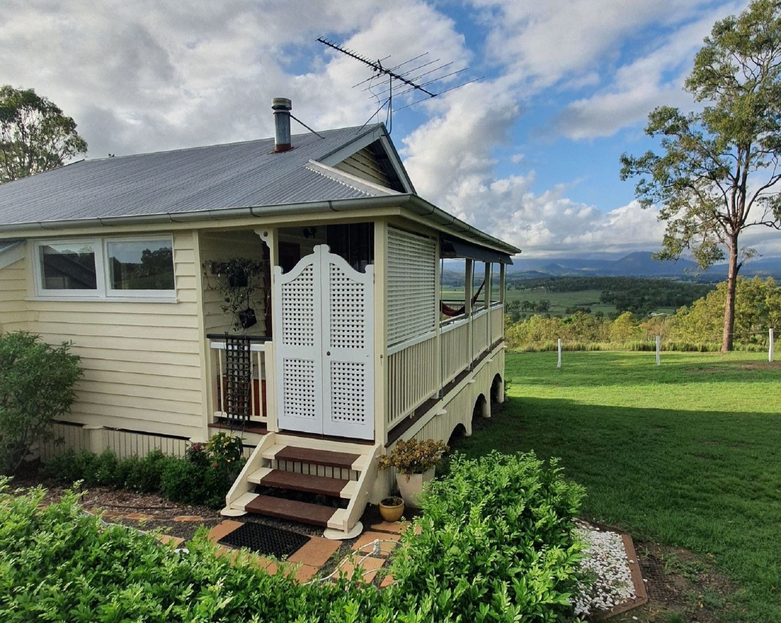 Vanbery Cottage Host Farm