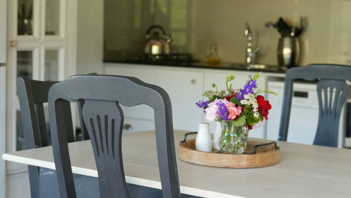 Open plan dinning area with Kitchenette