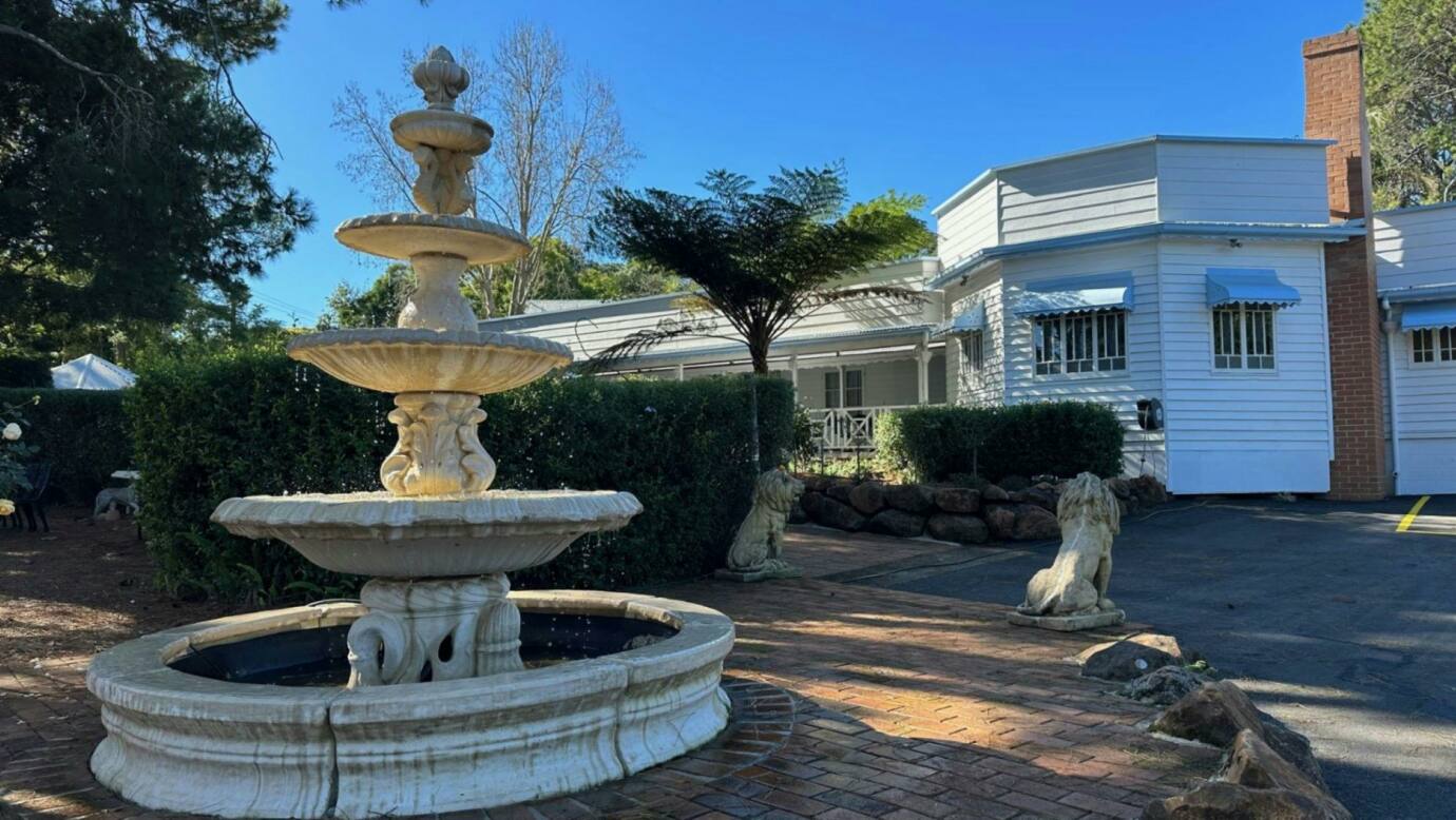 Grand Chameleon Entrance