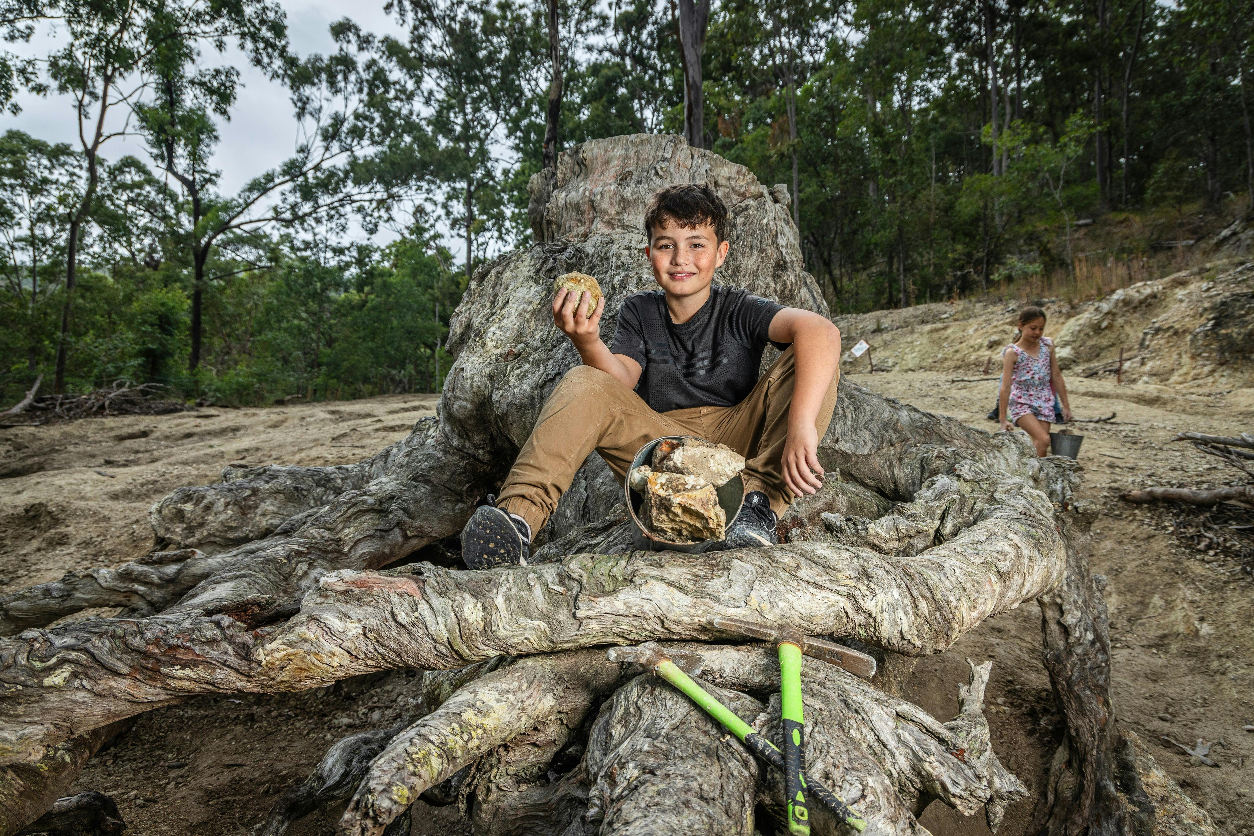 Thunderegg Fossicking at Thunderbird Park