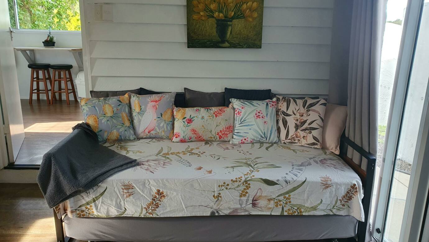 Day bed, sleeps 2 children