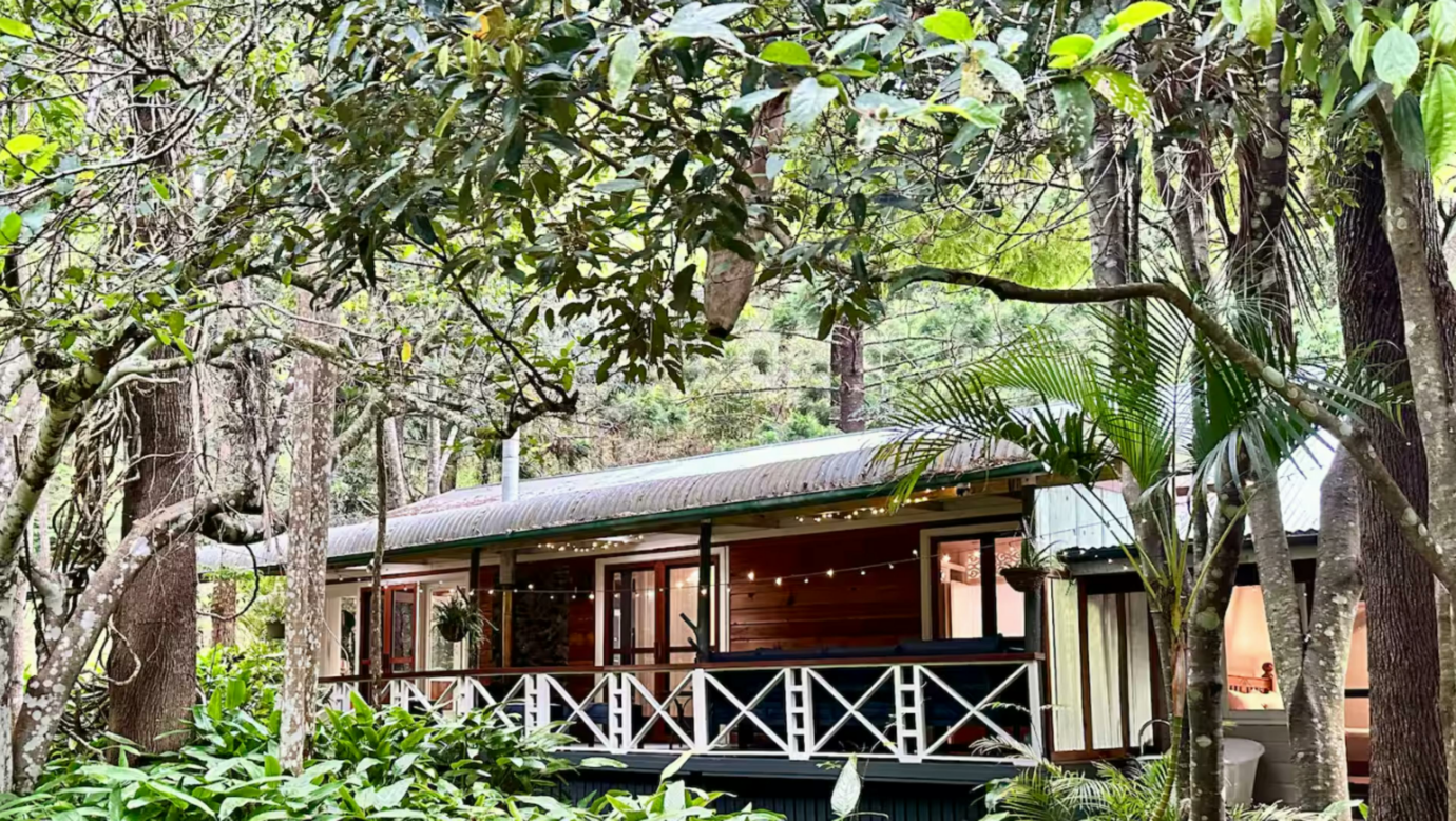 Creekside Rainforest Retreat