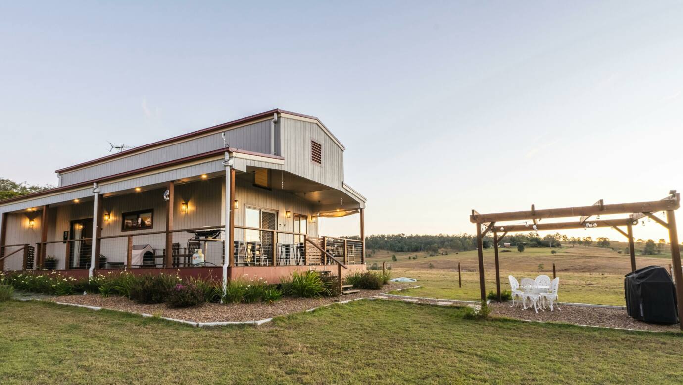 Clandulla Cottages, family friendly farmstay, Scenic Rim, 1hr drive from Brisbane and Gold Coast