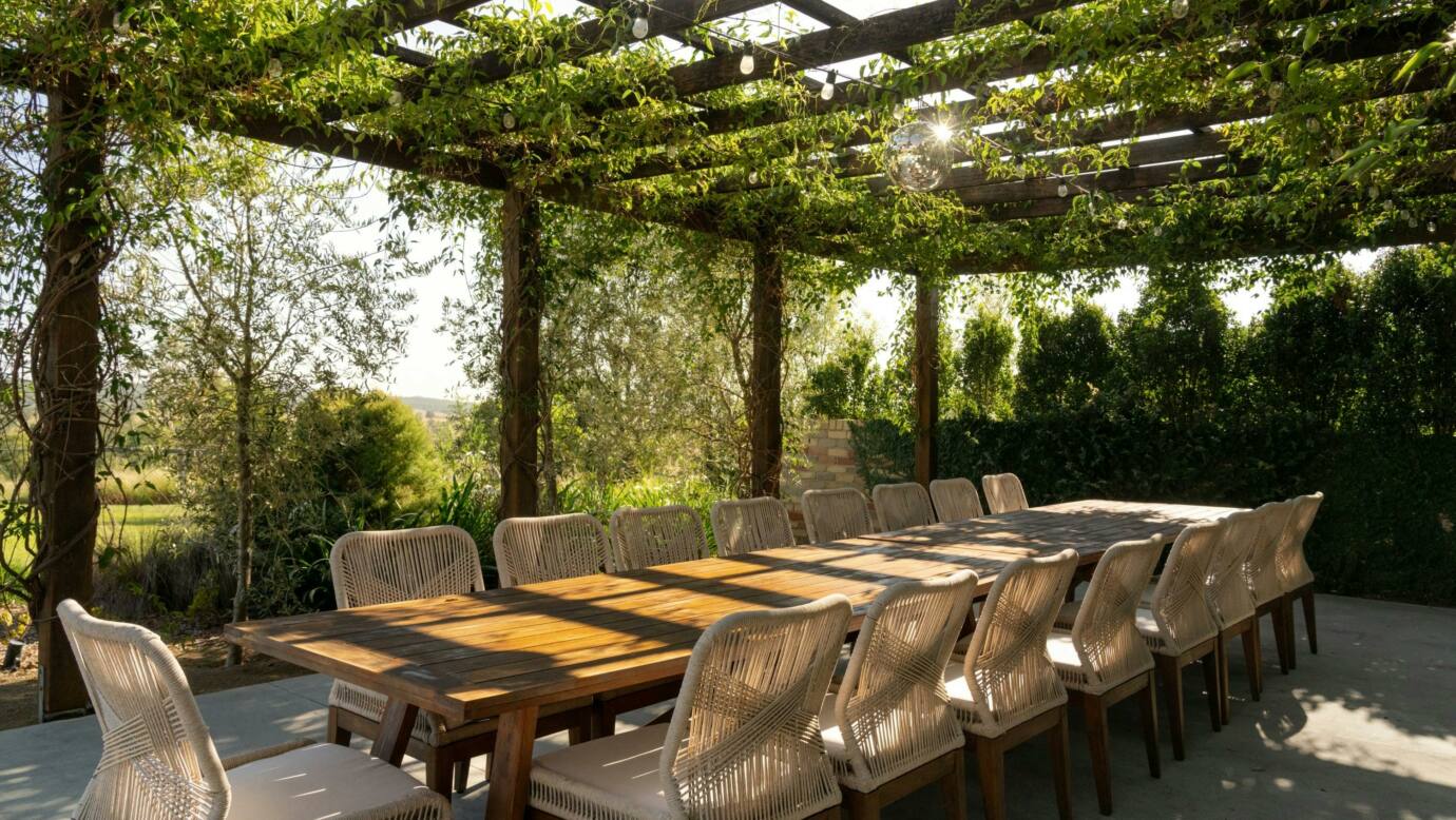 Skyline Farmhouse - Entertaining