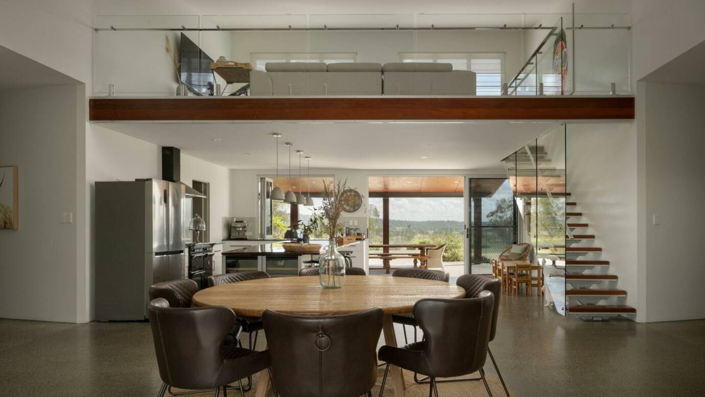 Skyline Farmhouse - Dining