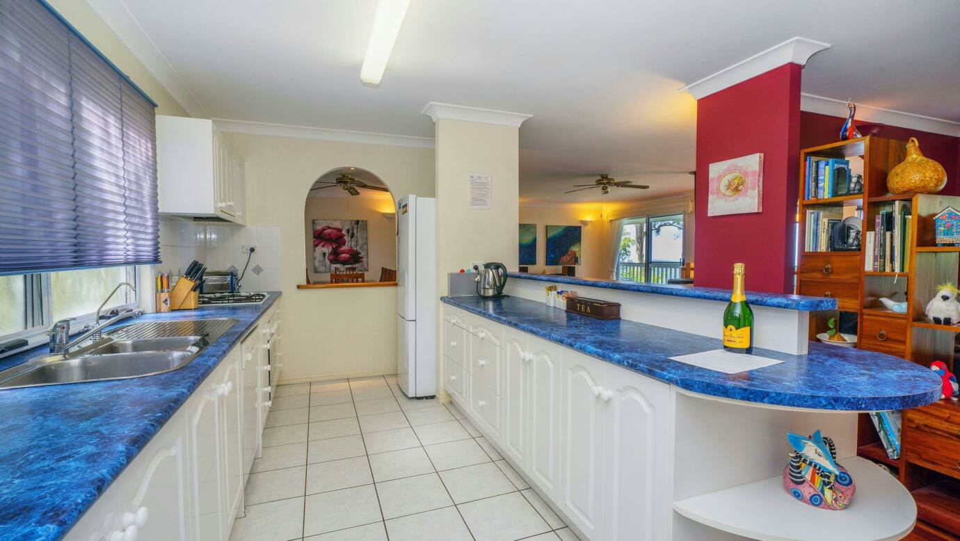 Complete with all appliances, serving dishes and pantry essentials