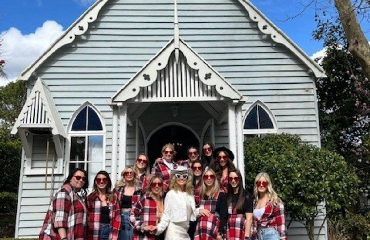 Crystals and Botanical Candle Making Class - Tamborine Mountain