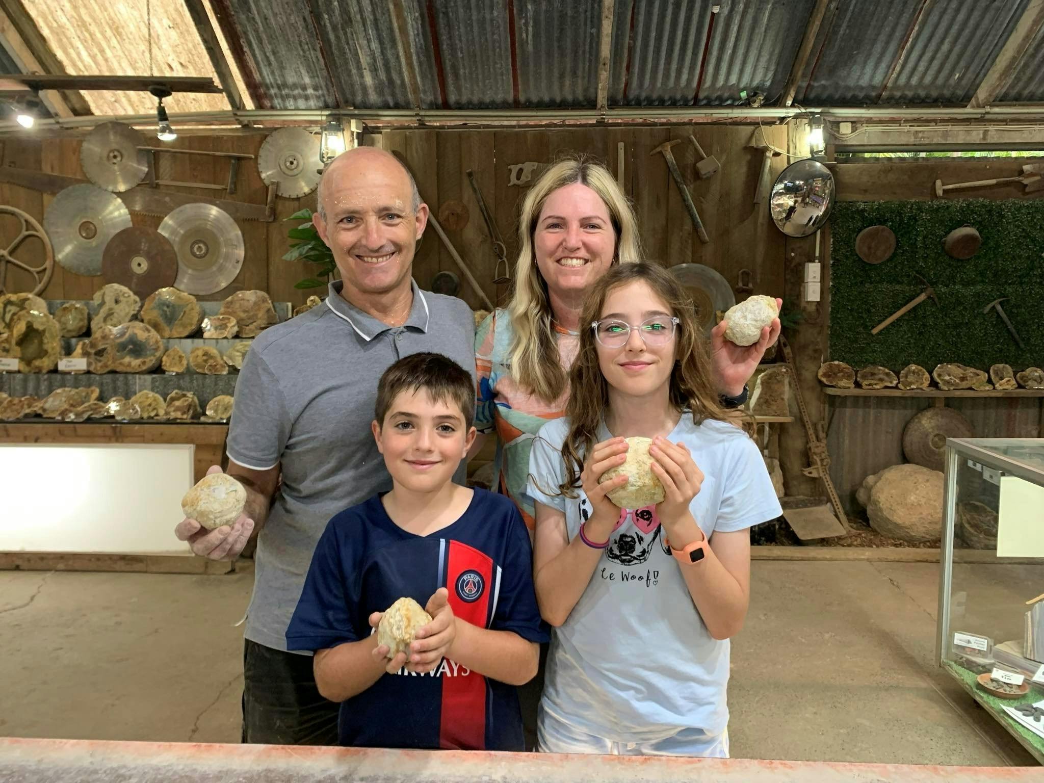 Family with their perfect Thundereggs!